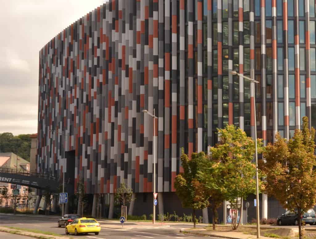 ROCKWOOL predstavuje novinku pre prevetrávané fasády. Zabezpečí väčšiu energetickú úsporu.